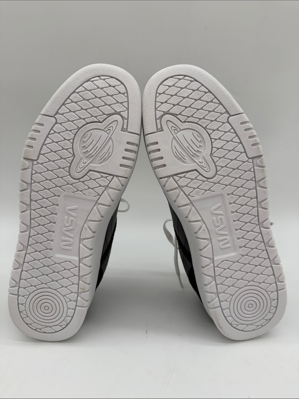 NASA Captain Capsule Black & White Suede Leather Women’s Size 9 Low-Top Sneaker - Picture 15 of 16